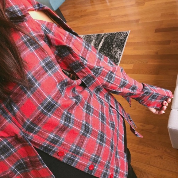 🆕 Plaid Cut-Out Flannel - Picture 4 of 8
